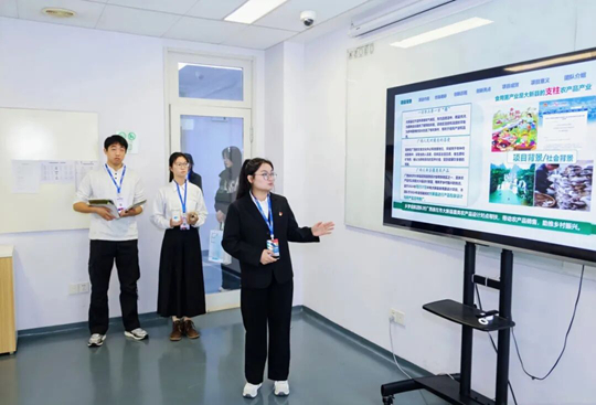 2025年iCAN大賽西北賽區決賽在西安歐亞學院圓滿落幕，展現信息電子技術服務新活力